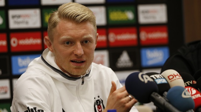 Beck bu sezon Beşiktaş formasıyla 16'sı ilk 11'de olmak üzere 19 resmi maça çıktı.