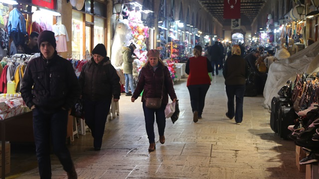 Ahilik ve Esnaf Fonu, Edirne'de Osmanlı'nın AVM'leri olarak anılan tarihi kapalı çarşıların esnafı tarafından memnuniyetle karşılandı.