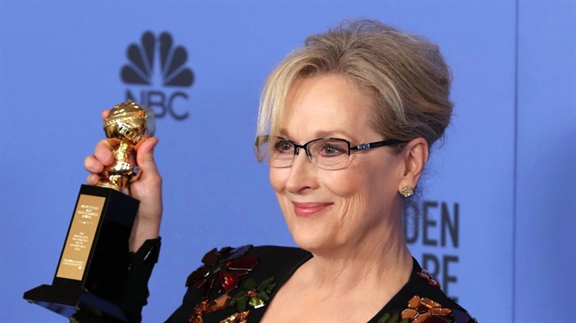 Merly Streep, Altın Küre Ödülleri'nde ömür boyu onur ödülü aldı.