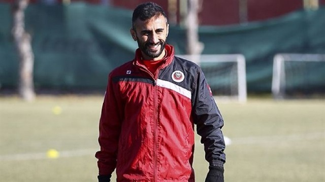 35 yaşındaki Selçuk Şahin bu sezon Gençlerbirliği formasıyla 18 resmi maça çıkarken 1 gol attı ve 1 asist yaptı.