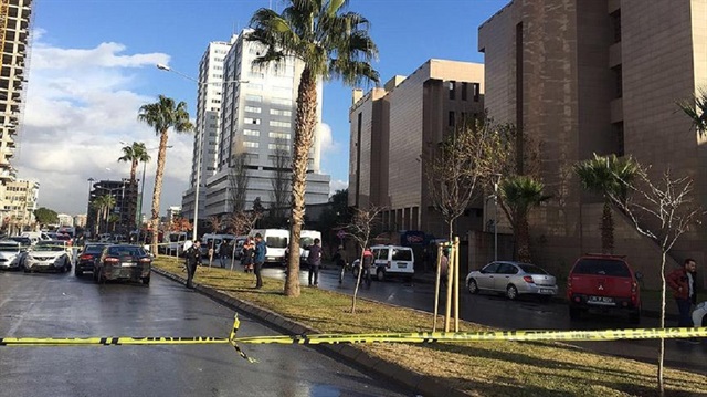 İzmir'de geçtiğimiz perşembe günü adliye binası önünde terör saldırısı düzenlenmiş, biri polis 2 kişi şehit düşmüştü.