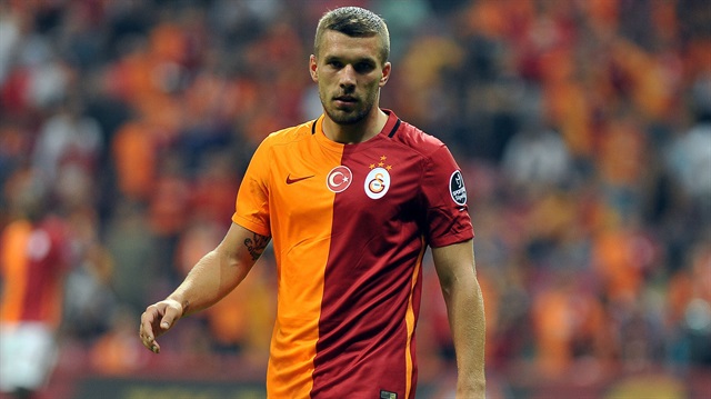 Galatasaray'ın devre arası transfer döneminde satmayı düşündüğü futbolculardan olan Podolski'ye Çin'in Beijing Guoan takımından ret geldi.