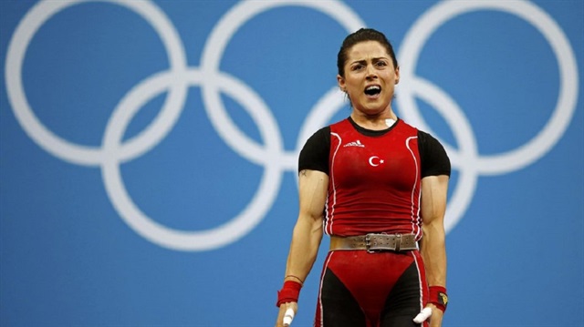 IOC, Sibel Şimşek'i diskalifiye etti.
