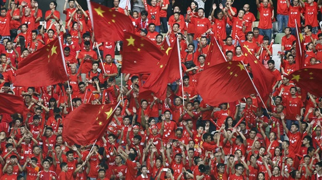 Çin futbol takımlarının yerli ve yabancı futbolcu transferinde rasyonel olmayan yatırımlar ve ödemeler yapması nedeniyle söz konusu reform planının harekete geçirildiği vurgulandı.