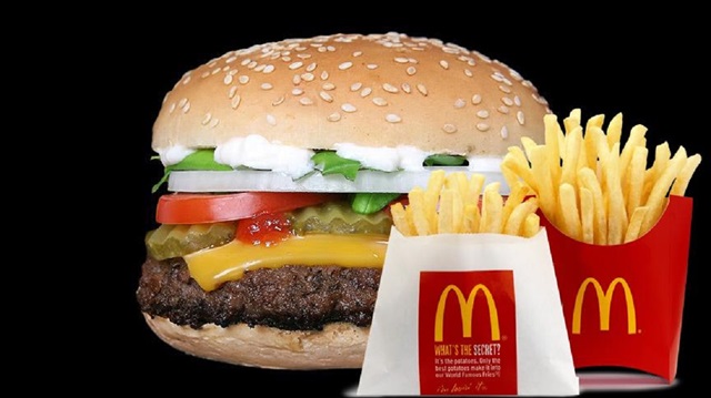  McDonald’s hamburgerlerinin içindeki 'et'in, hayvansal yağ hamuru ve amonyaktan oluştuğu kanıtlandı.