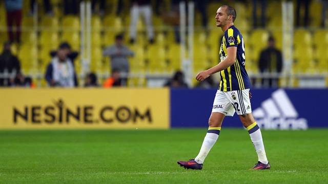 Fenerbahçe'de taraftarlar tarafından istenmeyen adam ilan edilen Aatif Chahechouhe'nun takımdan ayrılmak istediği belirtildi.  