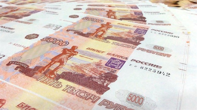Rusya Merkez Bankası döviz hareketlerine karşı faiz koridoru ve rezerv fonlama hamlesi yaptı.