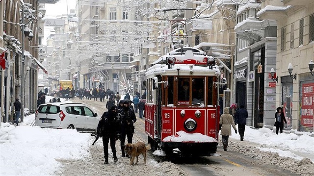Taksim'de nostaljik tramvay seferlerine altyapı çalışması nedeniyle yaklaşık 6 boyunca ara verildi.