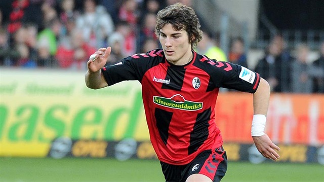 Söyüncü, bu sezon Freiburg formasıyla ligde çıktığı 14 maçta, 1 asiste imza attı.