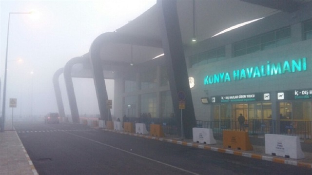 Etkili sis nedeniyle Konya Havalimanı'nda uçuşlar sabah 08.30'a kadar iptal edildi.