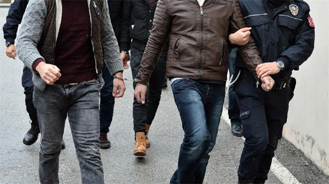 İstanbul'da terör örgütü DEAŞ'a yönelik yürütülen soruşturma kapsamında 28 kişi tutuklandı.