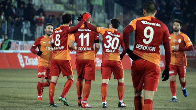 Galatasaray Süper Lig'de topladığı 36 puanla lider Başakşehir'in 3 puan gerisinde 3. sırada yer alıyor.