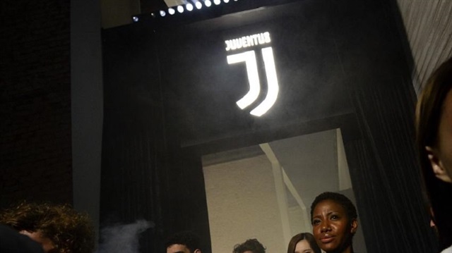 Juventus'un yeni logosu 'daha fazla beyaz, daha fazla siyah' sloganıyla tanıtıldı.