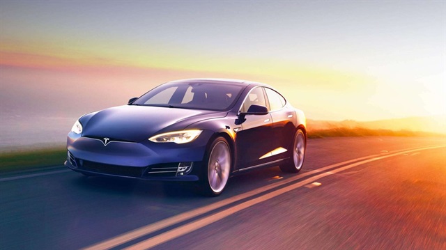 Tesla Motors'un yeni aracı menzil rekoru kırdı