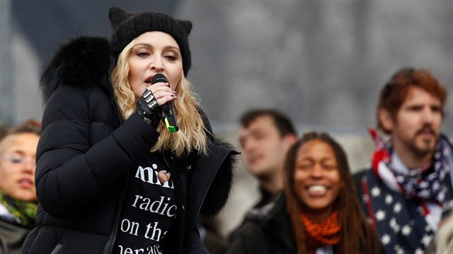 ABD'deTrump karşıtı protesto yürüyüşüne katılan Madonna, "Beyaz Saray'ı havaya uçurmayı düşündüm" dedi.