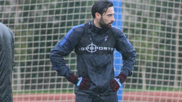 Mehmet Ekici, transferiyle ilgili verdiği açıklamalar nedeniyle yönetim tarafından kadro dışı bırakılmıştı. 