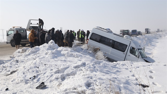 7 aracın karıştığı kazada 32 kişi yaralandı. 