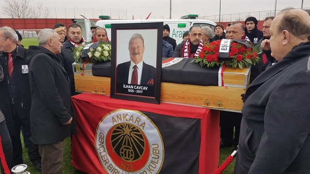 Gençlerbirliği Kulübü Başkanlığını 37 yıl sürdüren İlhan Cavcav, 81 yaşında hayatını kaybetti.