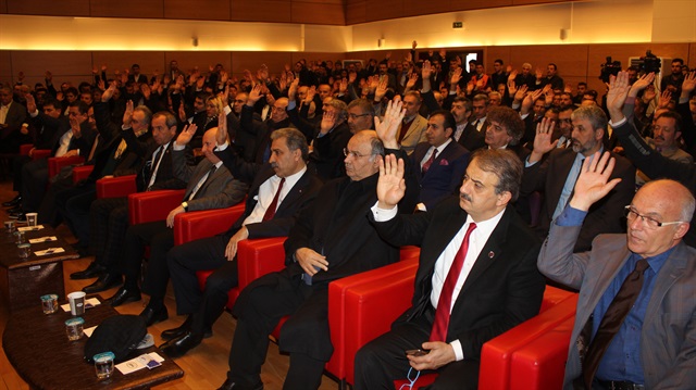 Genel kurulda delegeler, Erol Bedir başkanlığındaki yeni yönetim kurulunu göreve getirdi.