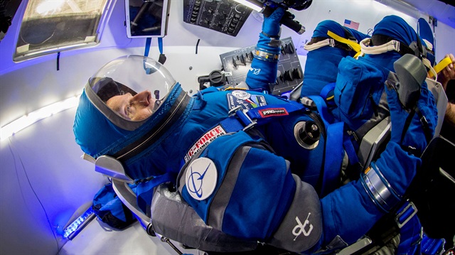 Boeing, NASA astronotları için muhteşem kıyafet Starliner'i tasarladı