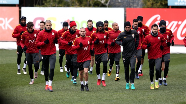Galatasaray'ın dün yaptığı antrenmanda denemeye alınan futbolcular A Takımıyla değil U21 takımıyla idmana çıktı.