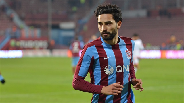 Mehmet Ekici, transferiyle ilgili verdiği açıklamalar nedeniyle Trabzonspor'da kadro dışı bırakılmıştı.