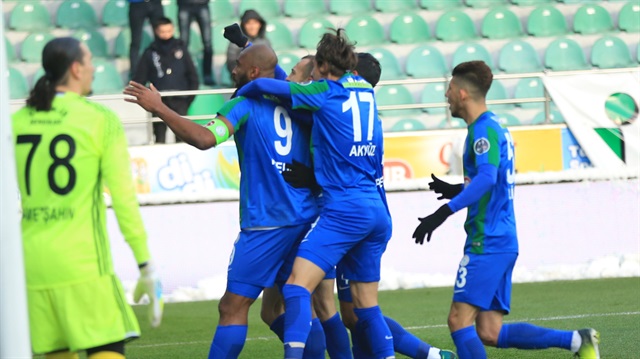 Süper Lig'de alt sıralarda yer alan Rizespor, Karabükspor karşısında kritik bir galibiyet aldı.