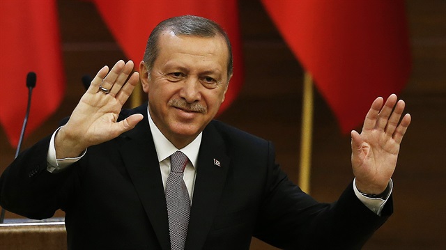 @RT_Erdogan kullanıcı adıyla paylaşımlarda bulunan Erdoğan'ı 9 milyon 810 bin 98 kişi takip ediyor.