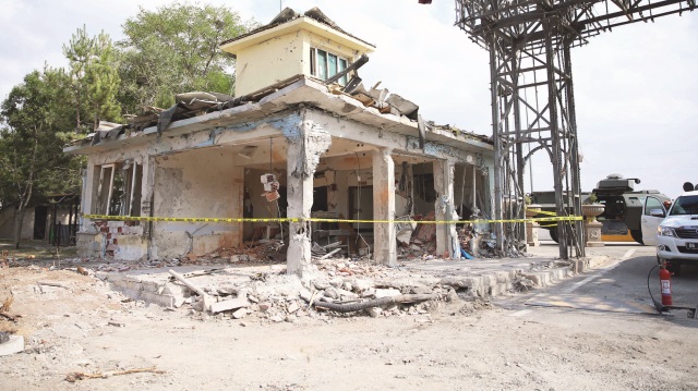 Gölbaşı'ndaki Polis Özel Harekat Daire Başkanlığı, hainlerin bombalaması sonrasında bu hale geldi.