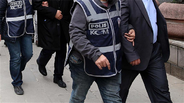 Kars'ta şehitlere hakaret ettiği iddia edilen kişiler gözaltına alındı.