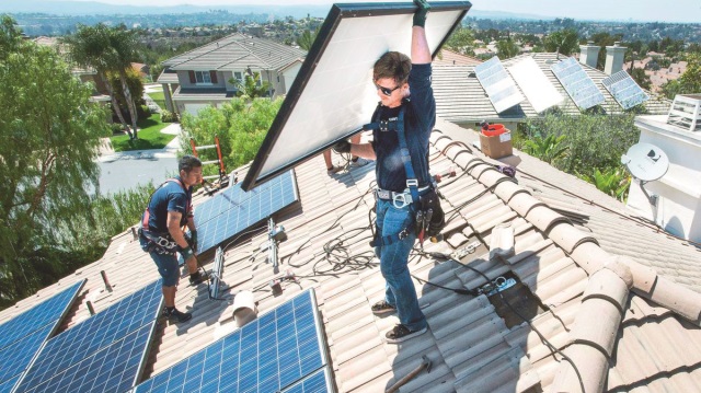 Panasonic Satış Müdürü Koray Yıldız, 1MWp gücündeki bir güneş enerjisi sisteminin 60 ile 70 ay arasında geri dönüş maliyeti olduğunu söyledi.