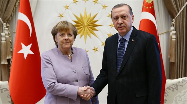 Turkish President Erdoğan (R) meets with German Chancellor Merkel (L) in Ankara, Turkey.