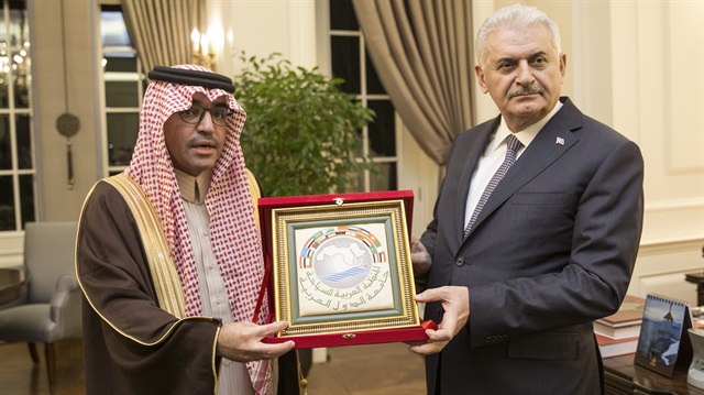 Başbakan Binali Yıldırım, Çankaya Köşkü'nde Arap Turizm Örgütü Başkanı Bandar Bin Al Fuhaid'i kabul etti.