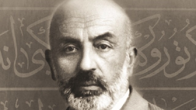 Mehmet Akif Ersoy'un el yazısıyla yazdığı Kur'an Meali, yayınlandı.