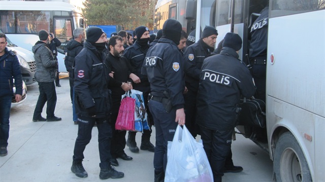 Operasyonda yakalanan 38 şüpheliden 30'u tutuklanarak cezaevine gönderildi.