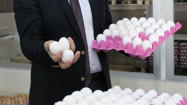 Uzmanlar paketlerin üzerindeki son kullanma tarihine dikkat ederek yüzeyi temiz yumurtalar satın alınmasını öneriyor.
