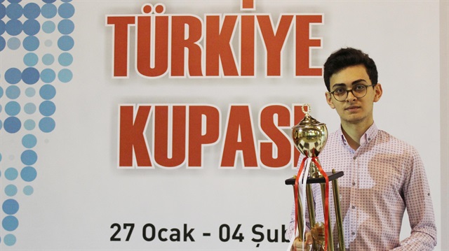 Satranç 2017 Türkiye Kupasında 18 yaşında en genç büyük usta unvanına sahip Vahap Şanal birinci oldu.