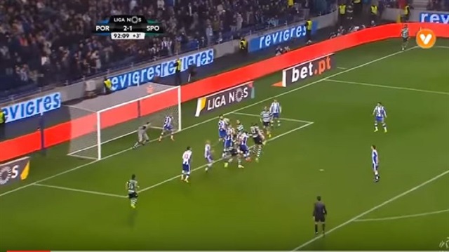 Portolu Iker Casillas'ın Sporting Lizbon maçında yaptığı kurtarış geceye damga vurdu. 