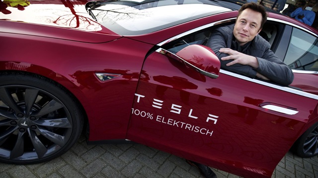 Tesla'nın kurucusu ve CEO'su Elon Musk, ürettikleri elektrikli otomobillerle dünya çapında üne kavuştu.