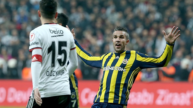 Fenerbahçe, Van Persie'nin golüyle Beşiktaş'ı 1-0 mağlup etti ve çeyrek finale yükseldi. 