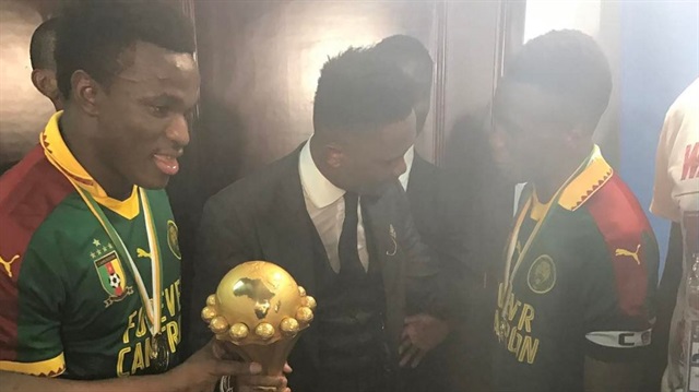 Eto'o Kamerunlu oyuncuları tebrik etti.
