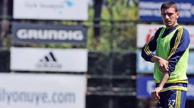 Fenerbahçe'den sezon başında ayrılan Merih Demiral, Portekiz'in Alcanenense takımına transfer olmuştu.