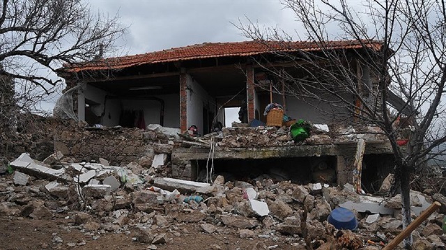 Prof. Dr. Özden'den, Çanakkale'deki depremlere ilişkin açıklama geldi.