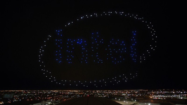 Intel, Super Bowl'da 300 drone ile harika bir gösteri sergiledi