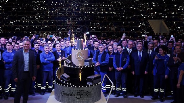 Mercedes-Benz Türk 50. yılını tüm çalışanlarıyla kutladı