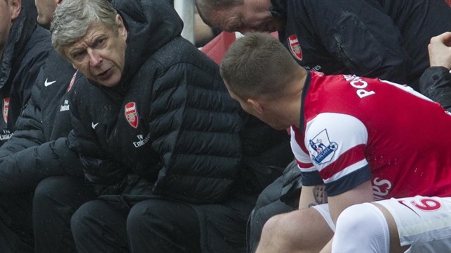 Arsenal Teknik Direktörü Arsene Wenger, Lukas Podolski'ye transfer tavsiyesinde bulundu. 