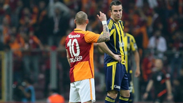 Süper Lig'de oynayan iki Hollandalı yıldız Robin van Persie ve Wesley Sneijder aynı karede...