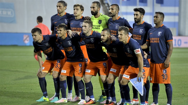 Başakşehir Kulübü, Volkan Babacan ve Mossoro'nun sözleşmesini uzattı. 
