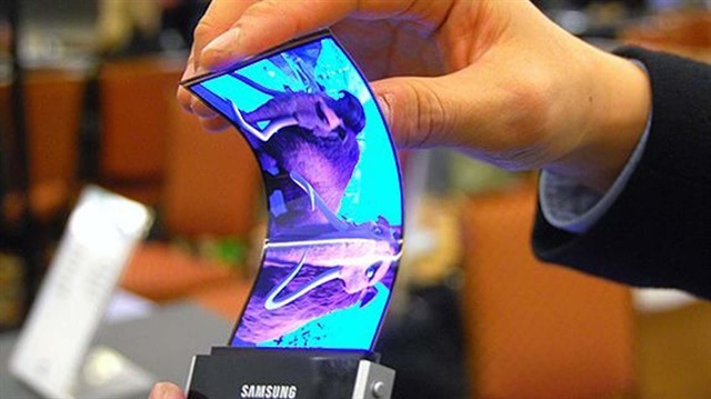 Samsung'un katlanabilir telefonunun çıkış tarihi netleşiyor