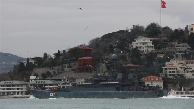 Boğazdan geçen Rus gemisine, Deniz Polisi, Sahil Güvenlik ile Kıyı Emniyet Müdürlüğü ekipleri eşlik etti.